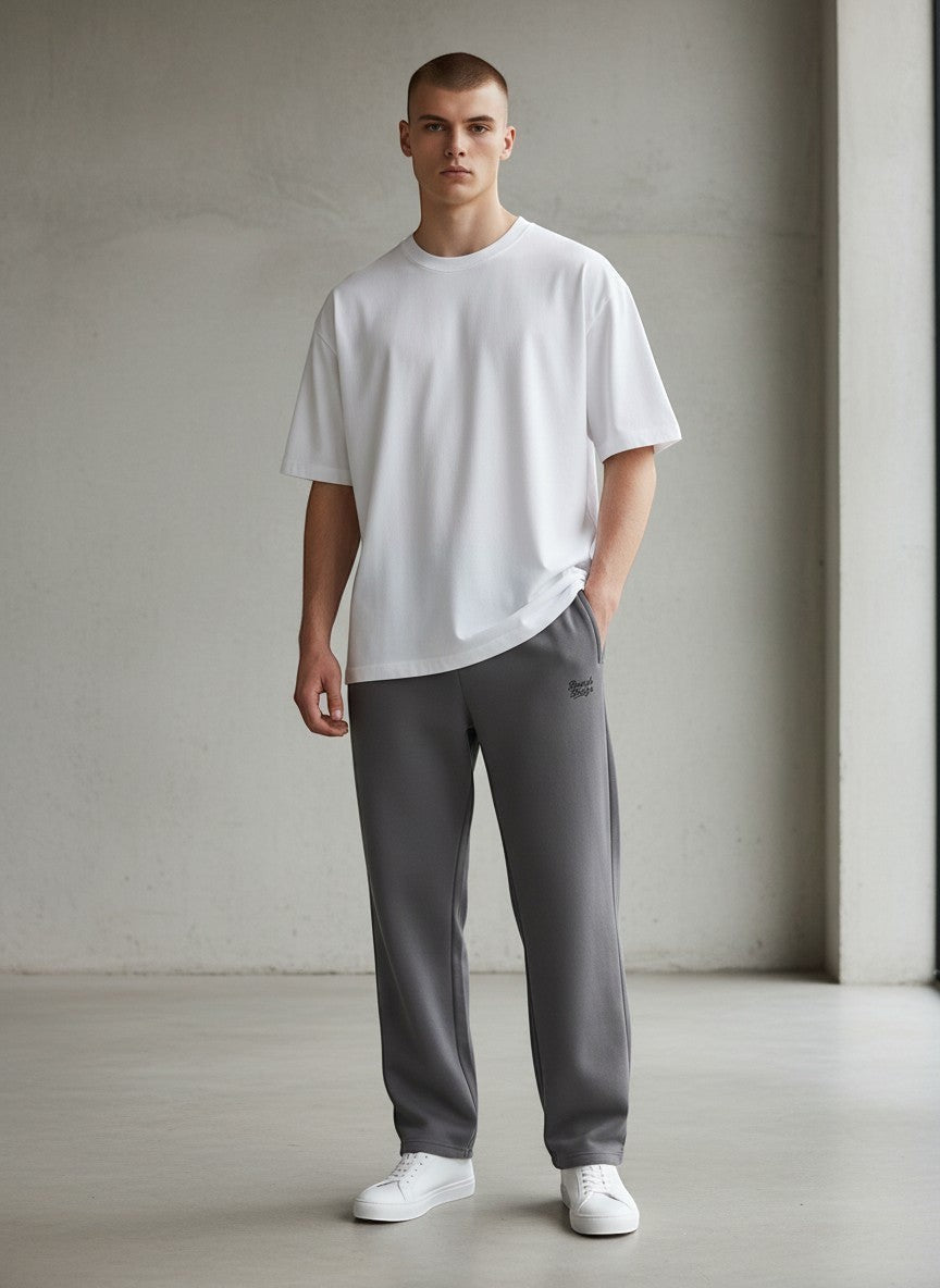 Form Jogginghose – schwarze Stickerei - 2 TWU® Clothing